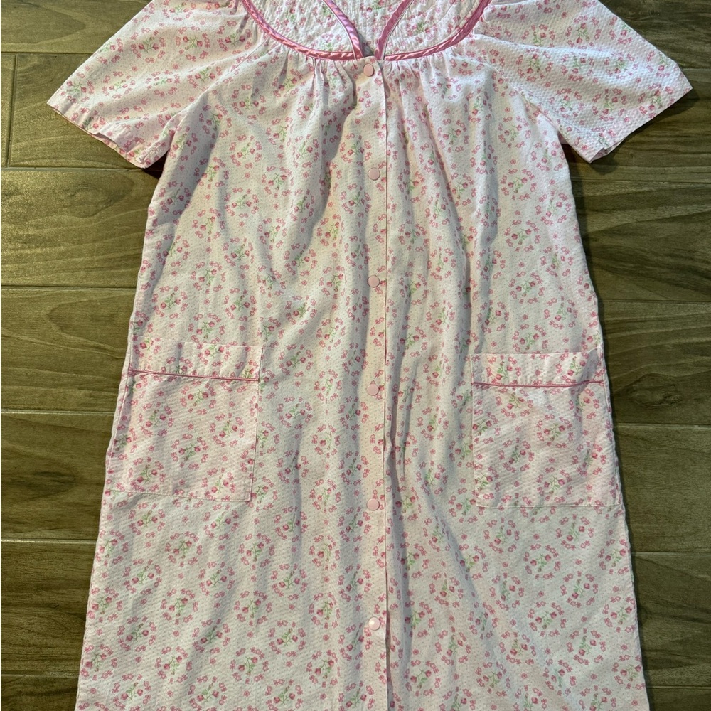 Vintage Floral Pink nightgown/house cover